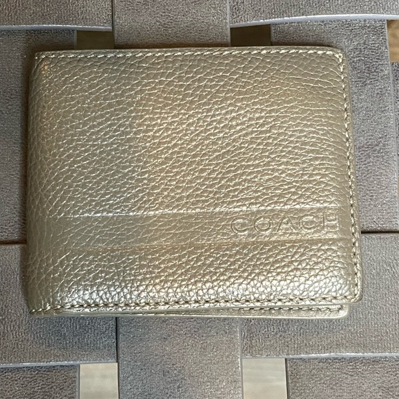 Coach Men’s Leather Wallet, Pre-Owned, Great Condition. 6 Card Slots. - Picture 1 of 6